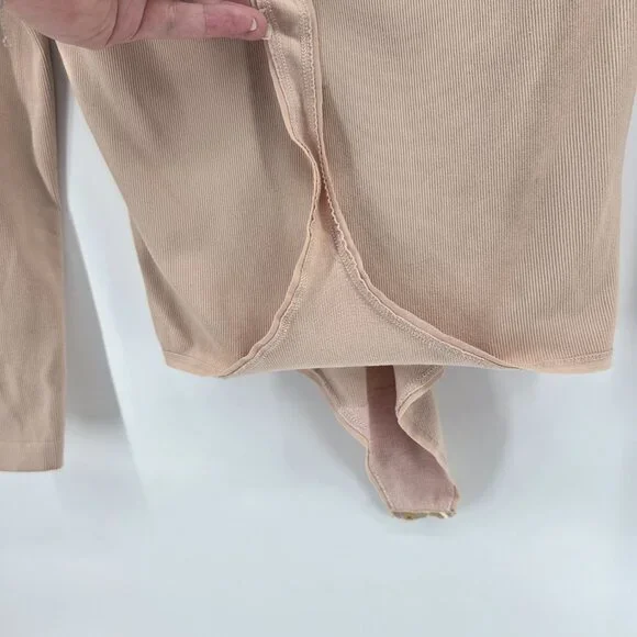 Out From Under Tan Ribbed Bodysuit – Size M/L – Free People Deep V-Neck - Picture 8 of 8